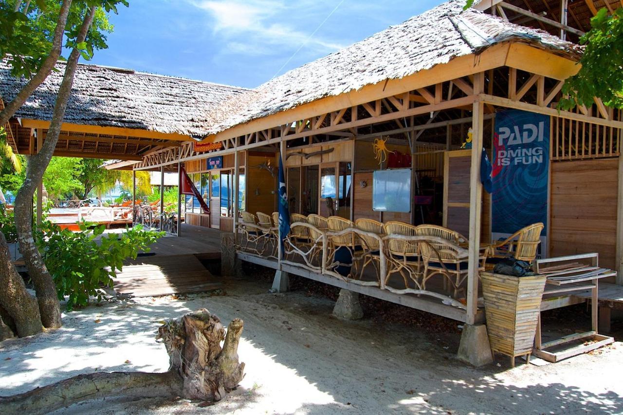 Agusta Eco Resort Pulau Mansuar Exterior foto